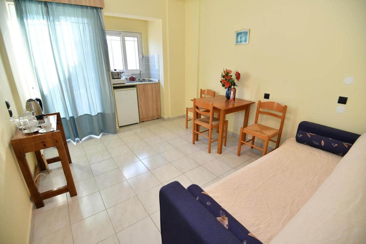 Iskas Apartments Ялисос Екстериор снимка