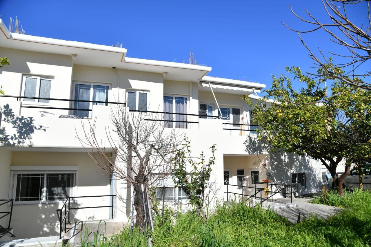 Iskas Apartments Ялисос Екстериор снимка