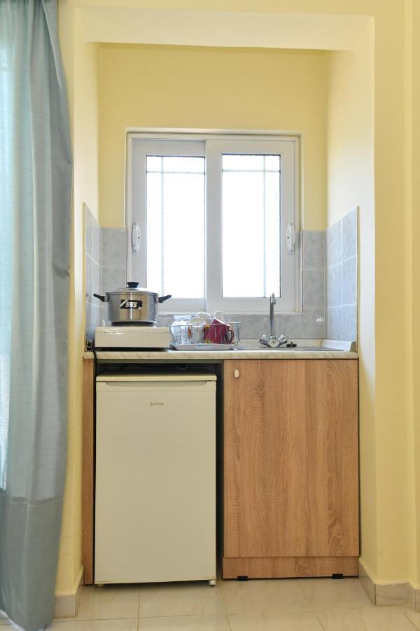 Iskas Apartments Ялисос Екстериор снимка