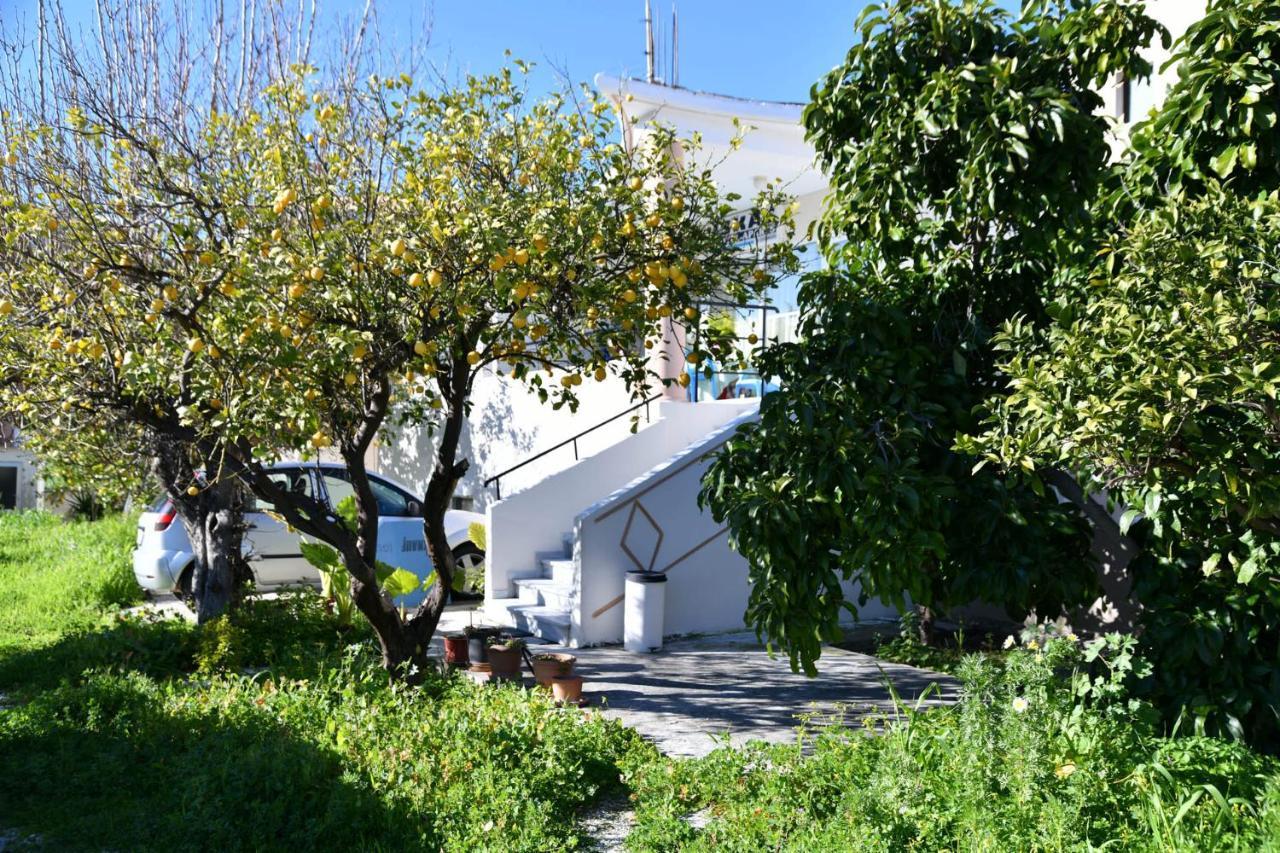 Iskas Apartments Ялисос Екстериор снимка
