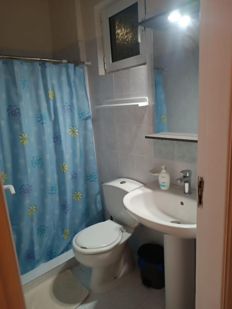 Iskas Apartments Ялисос Екстериор снимка