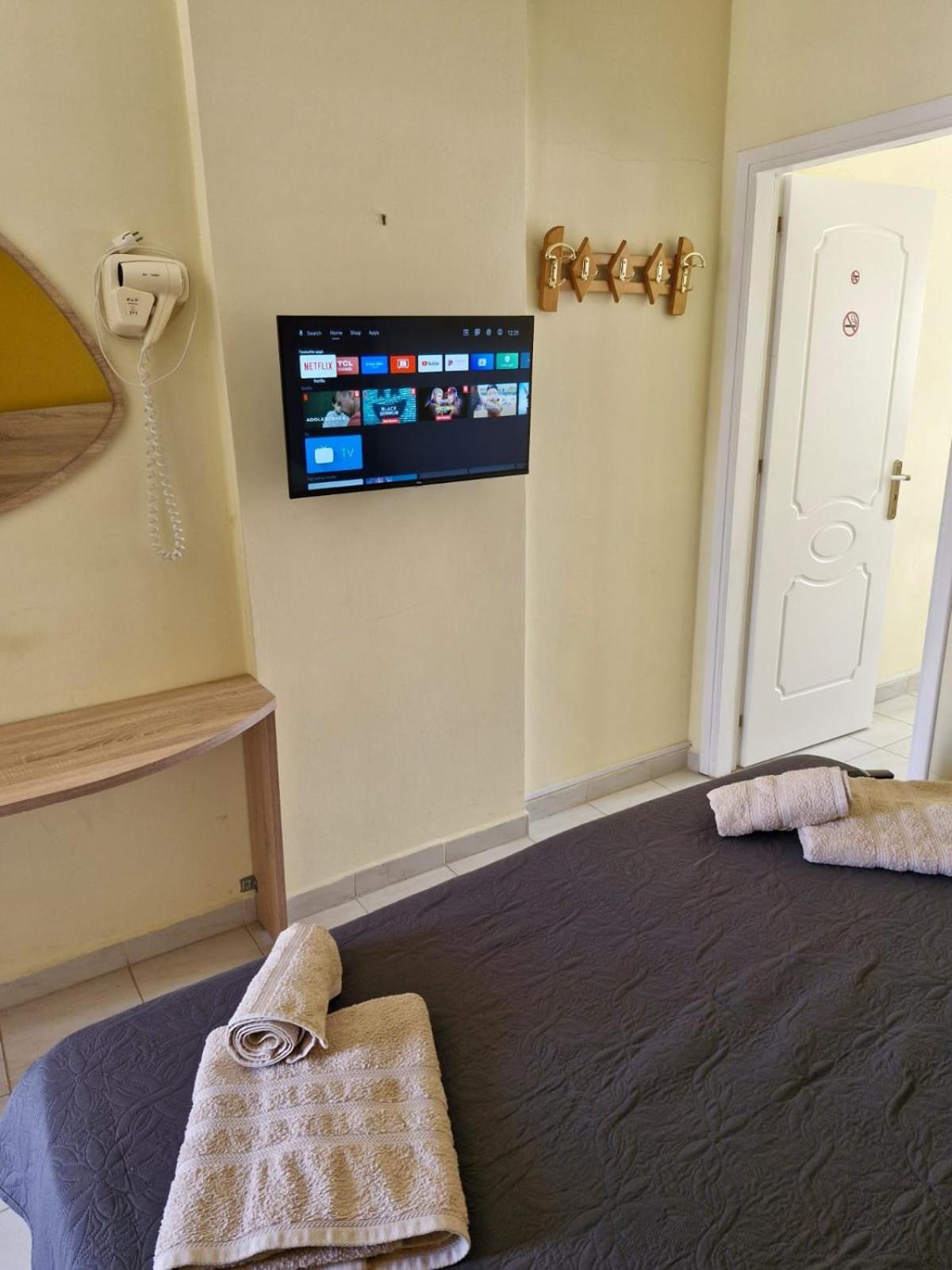Iskas Apartments Ялисос Екстериор снимка